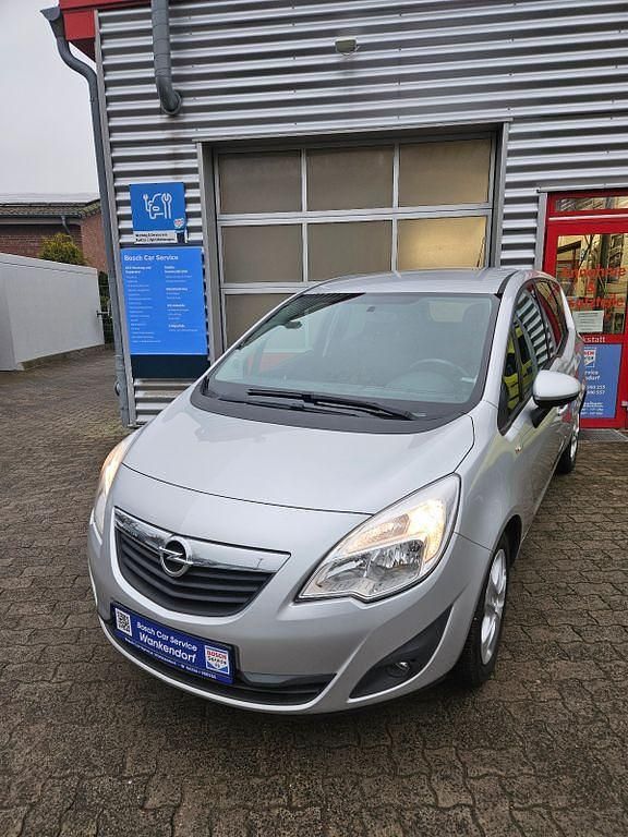 Silber Gebraucht 2011 Opel Meriva Design Edition Van / Kleinbus | 4.900 € (Fairer Preis) - Bild 1/4