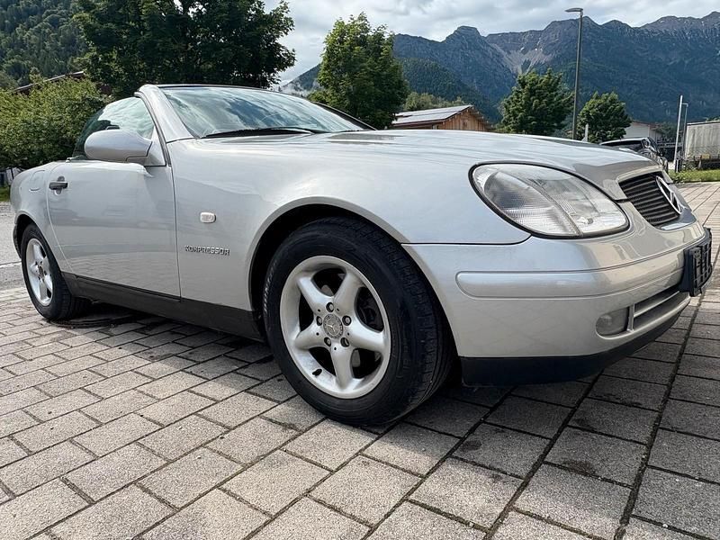 Gebraucht Mercedes SLK230 192 PS (141 kW) 2000 Silber Cabrio