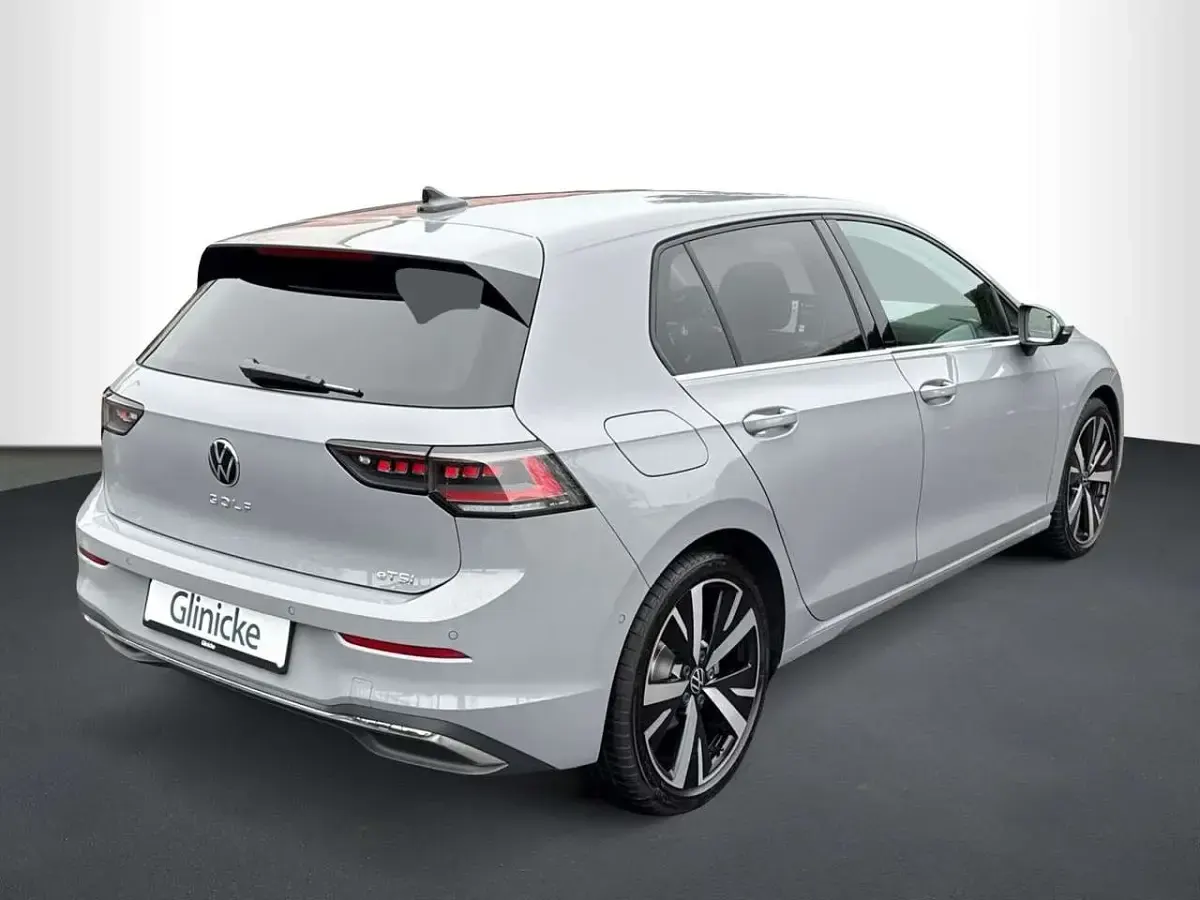 Gebraucht VW Golf VIII Style 150 PS (110 kW) 2025 Grau Limousine