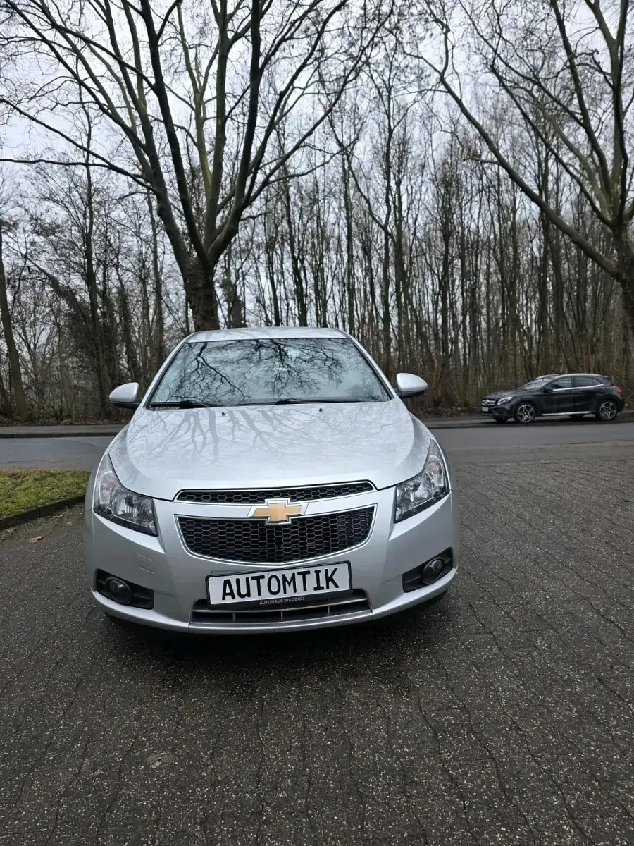 Gebraucht Chevrolet Cruze 163 PS (119 kW) 2012 Silber Limousine