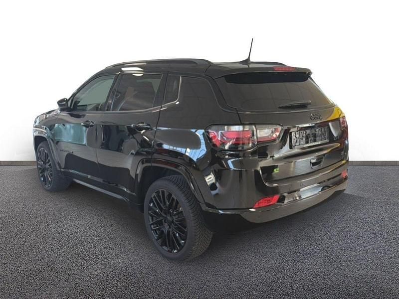 Gebraucht Jeep Compass 131 PS (96 kW) 2024 Black clear coat SUV
