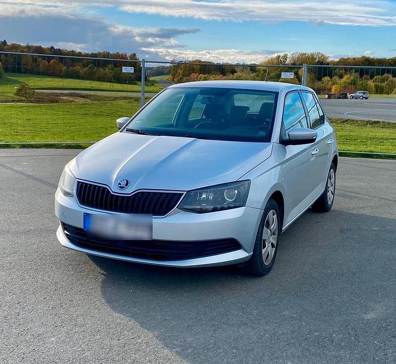 Silber Gebraucht 2018 Skoda Fabia Kleinwagen | 6.700 € (Guter Preis) - Bild 1/4
