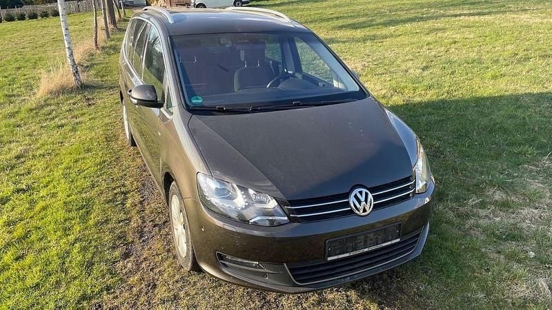 Second-hand VW Sharan 140 CP (102 kW) 2015 Maro Monovolum
