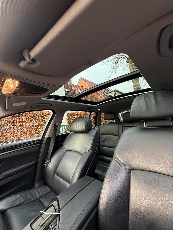 Gebraucht BMW 530 258 PS (189 kW) 2013 Silber Kombi