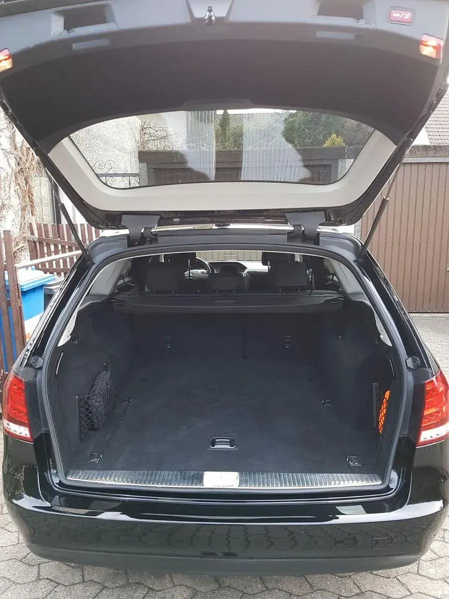 Gebraucht Mercedes E300 Elegance 231 PS (169 kW) 2013 Schwarz Limousine