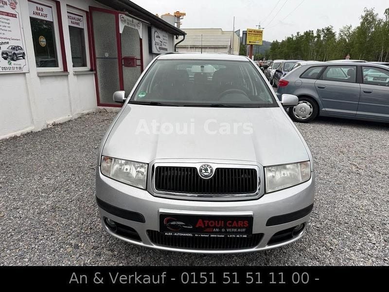 Silber Gebraucht 2005 Skoda Fabia Ambiente Limousine | 2.999 € (Etwas zu teuer) - Bild 1/4