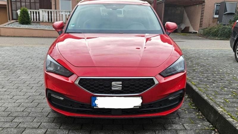 Gebraucht Seat Leon Style 131 PS (96 kW) 2021 Rot Limousine