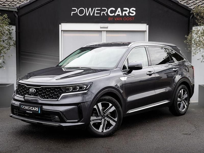 Grau Gebraucht 2021 Kia Sorento Platinum SUV | 29.650 € (Fairer Preis) - Bild 1/4