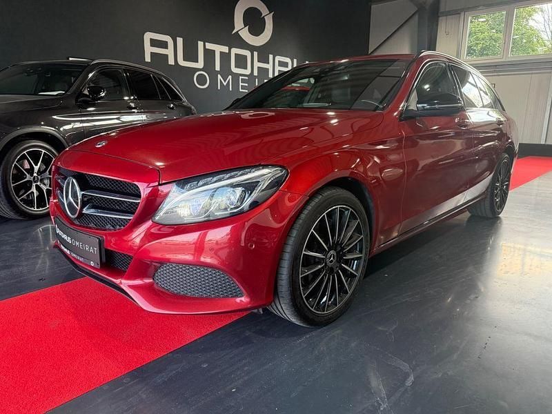 Rot Gebraucht 2018 Mercedes C250 Avantgarde Limousine | 17.900 € (Fairer Preis) - Bild 1/4