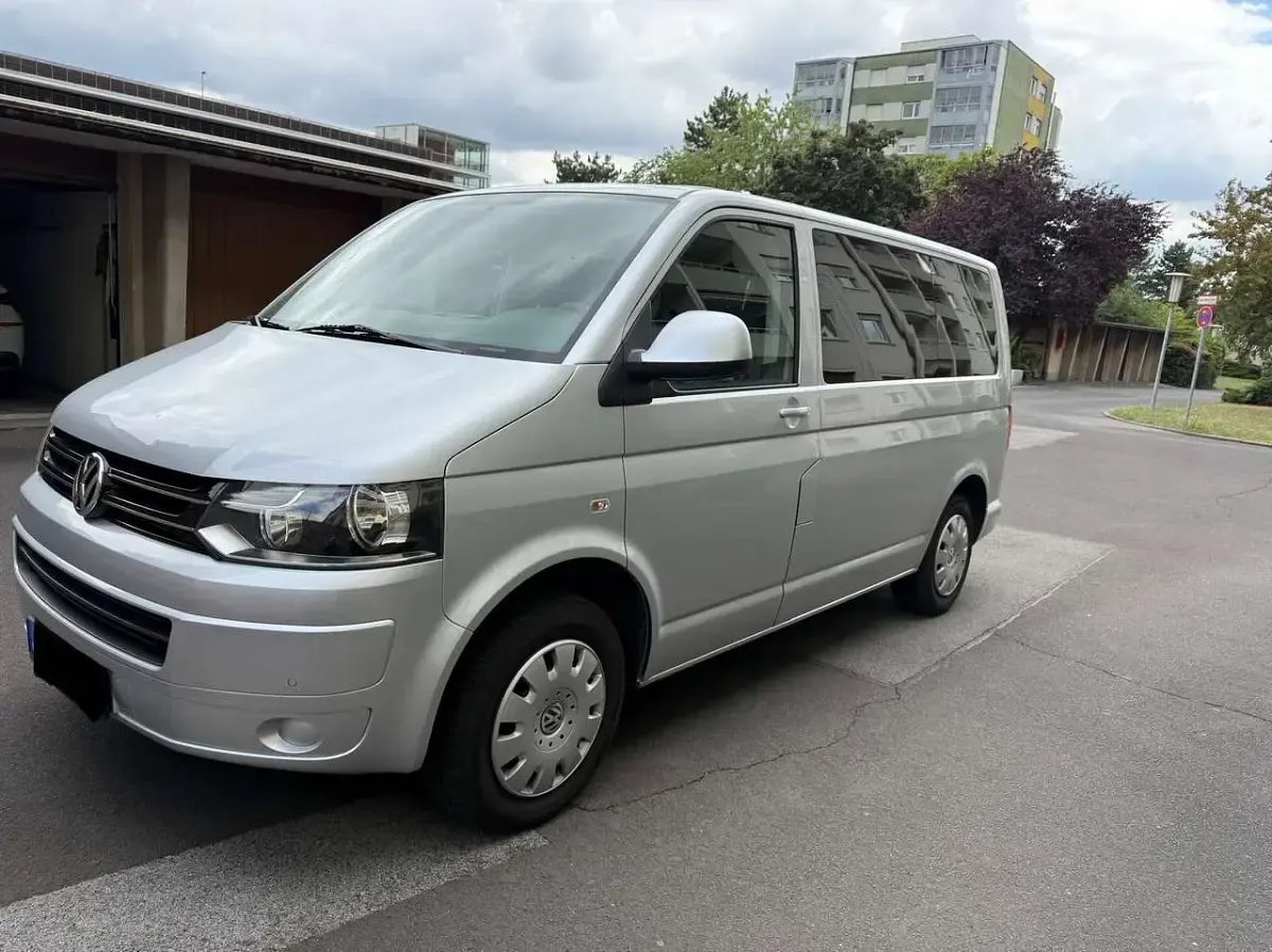 Gebraucht VW Caravelle 140 PS (102 kW) 2010 Silber Van