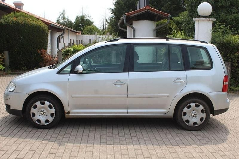 Gebraucht VW Touran Trendline 102 PS (75 kW) 2005 Silber Van / Kleinbus