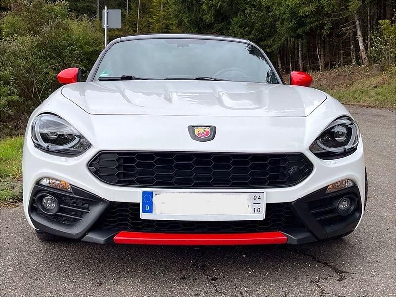Weiß Gebraucht 2018 Abarth 124 Spider Turismo Cabrio | 28.500 € (Fairer Preis) - Bild 1/4