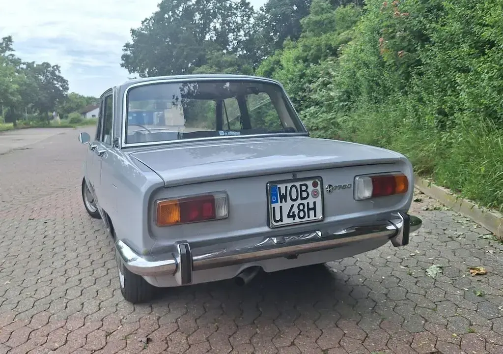 Gebraucht Alfa Romeo 1750 113 PS (83 kW) 1969 Grau Limousine