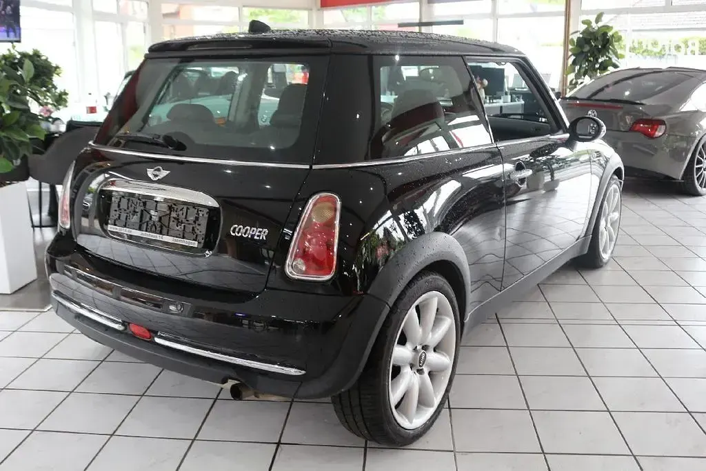 Gebraucht Mini Cooper 85 kW (116 PS) 2005 Schwarz Kleinwagen