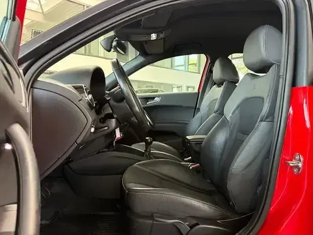 Gebraucht Audi A1 Sportback S-Line 122 PS (89 kW) 2013 Rot Kleinwagen