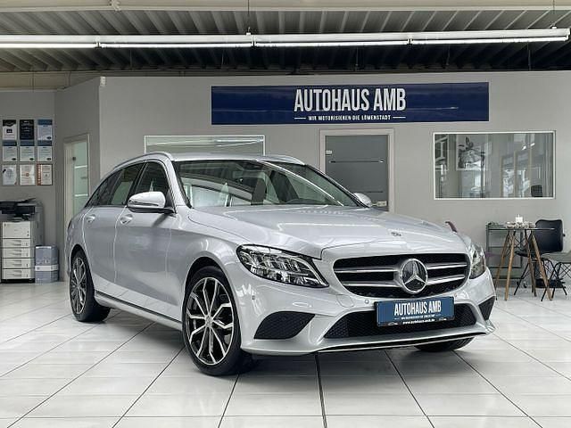 Gebraucht Mercedes C180 156 PS (114 kW) 2018 Silber Kombi
