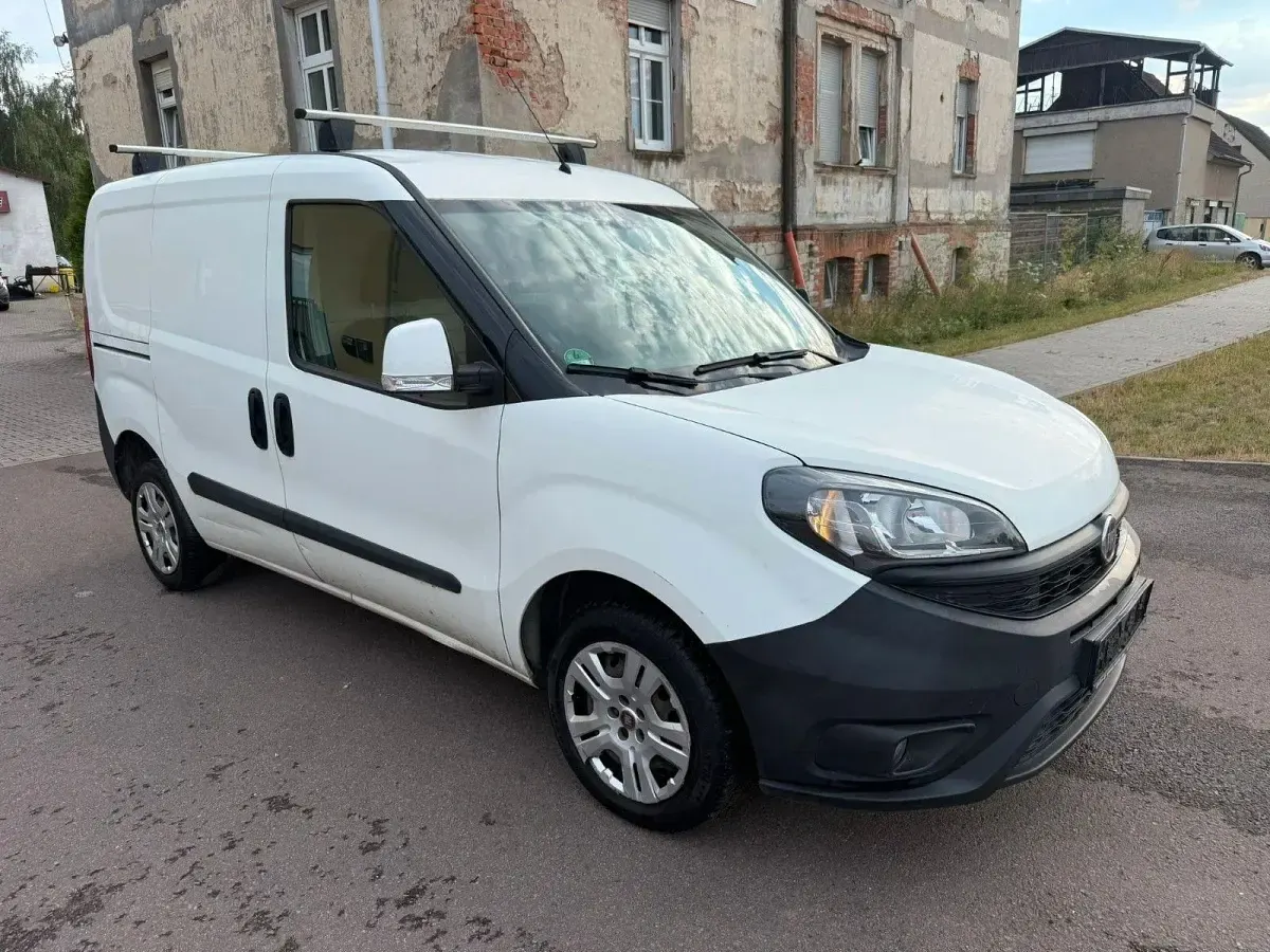 Gebraucht Fiat Doblò 95 PS (69 kW) 2019 Weiß Van / Kleinbus