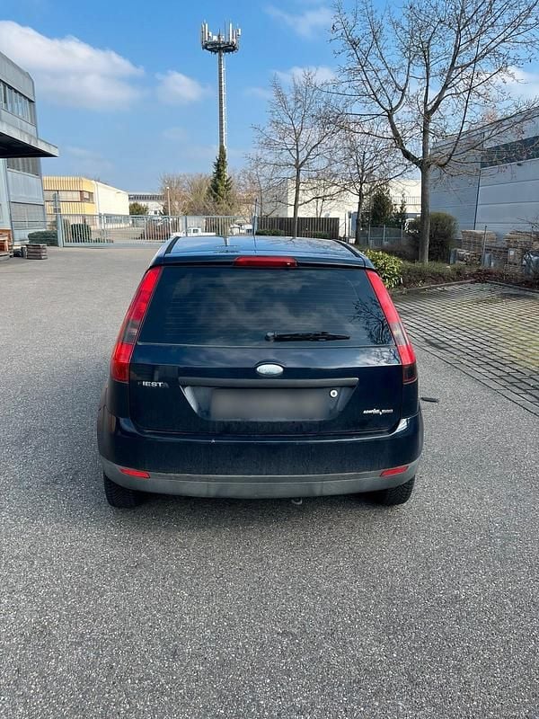 Gebraucht Ford Fiesta 60 PS (44 kW) 2004 Blau Kleinwagen