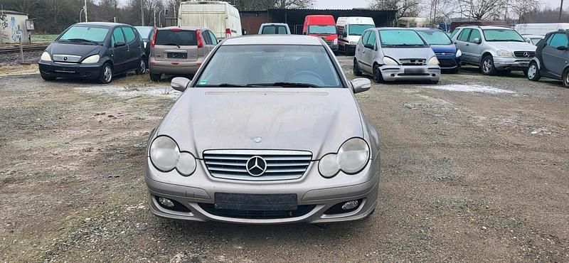 Gebraucht Mercedes C200 156 PS (114 kW) 2004 Grau Kleinwagen