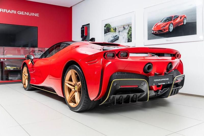 Gebraucht Ferrari SF90 780 PS (573 kW) 2023 Rot