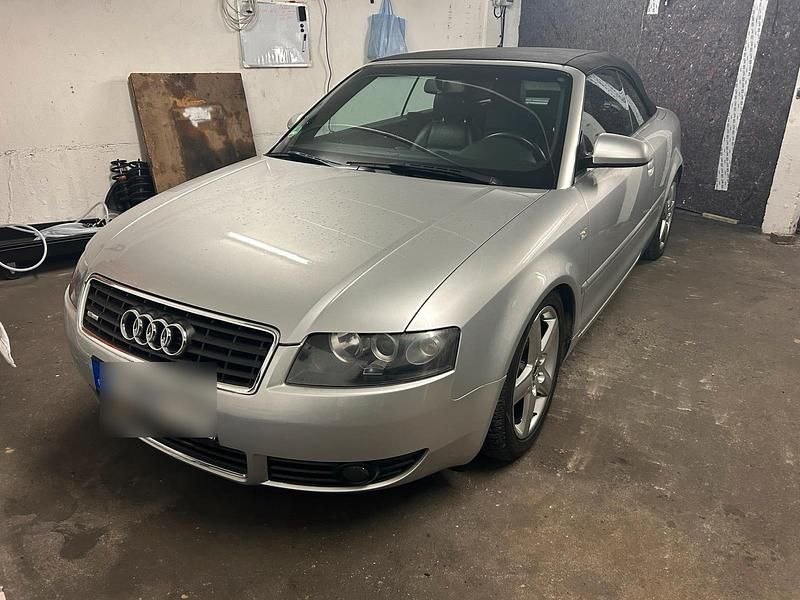 Silber Gebraucht 2003 Audi A4 Cabriolet Sport Cabrio | 3.000 € (Guter Preis) - Bild 1/4