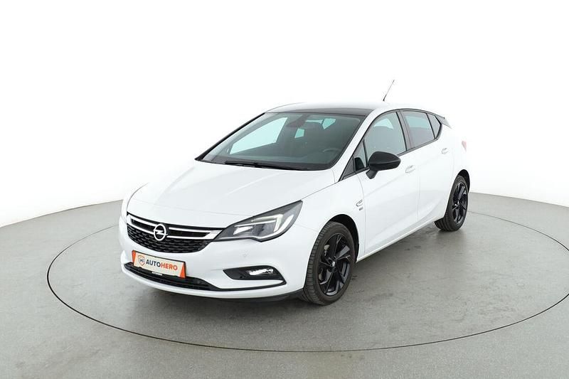 Weiß Gebraucht 2019 Opel Astra Limousine | 14.360 € (Etwas zu teuer) - Bild 1/3