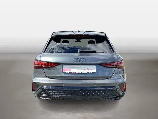 Gebraucht Audi A3 S-Line 150 PS (110 kW) 2024 Daytonagrau perleffekt Limousine