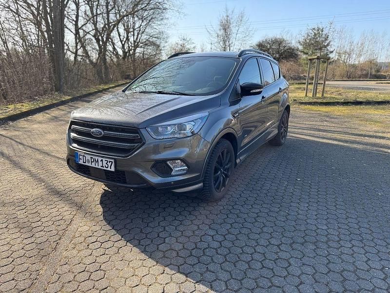 Gebraucht Ford Kuga ST-Line 182 PS (133 kW) 2018 Grau SUV