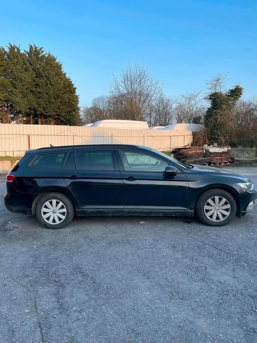 Gebraucht VW Passat 150 PS (110 kW) 2019 Schwarz Kombi