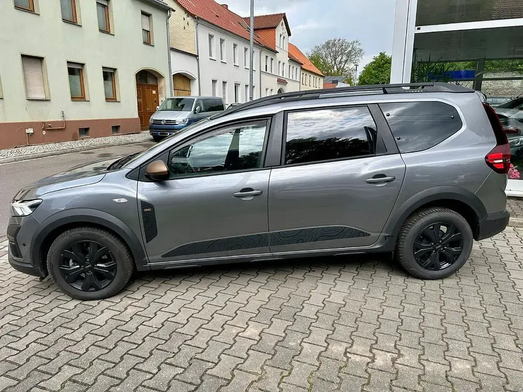 Gebraucht Dacia Jogger Extreme 110 PS (80 kW) 2025 Grau Van / Kleinbus