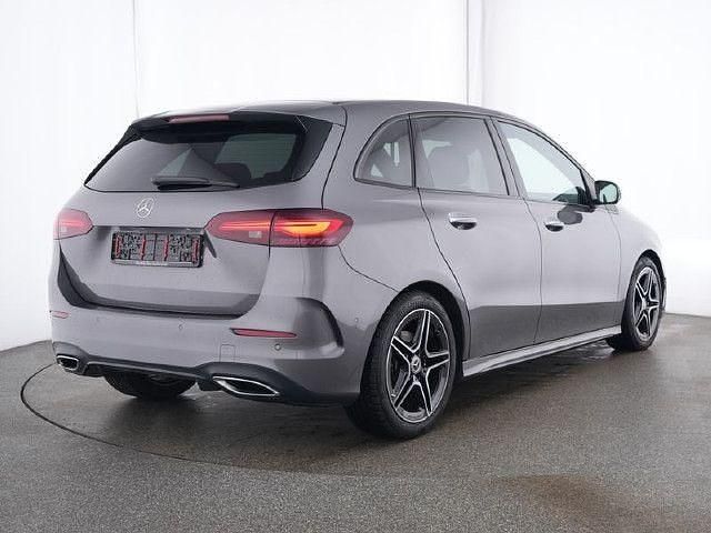 Gebraucht 2024 Mercedes B200 AMG line Van / Kleinbus | 38.440 € (Teuer) - Bild 1/4