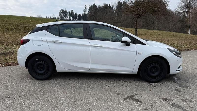 Gebraucht Opel Astra Business 105 PS (77 kW) 2018 Weiß Limousine