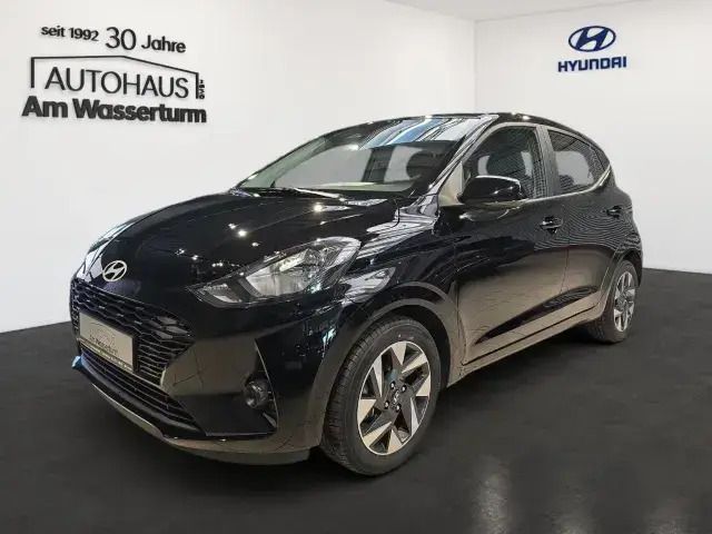 Lumen grey / mic Gebraucht 2024 Hyundai i10 Trend Kleinwagen | 18.999 € (Teuer) - Bild 1/4