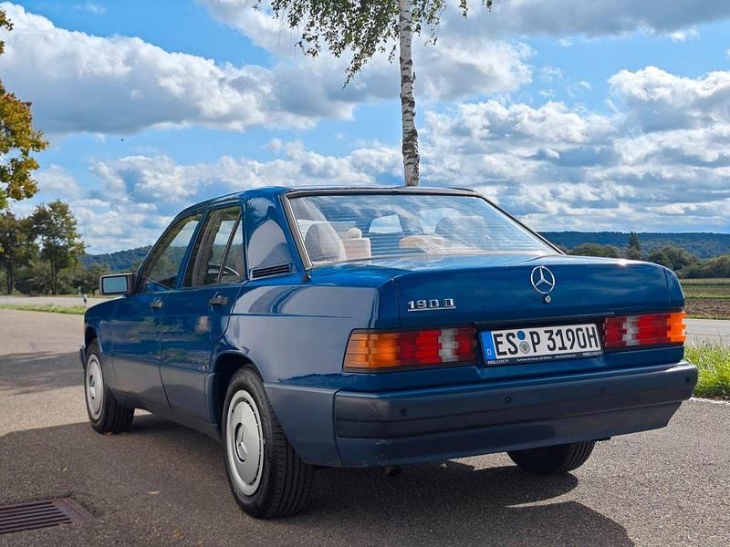 Gebraucht Mercedes 190 75 PS (55 kW) 1990 Blau Limousine