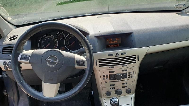 Gebraucht Opel Astra 110 PS (80 kW) 2008 Grau Kleinwagen