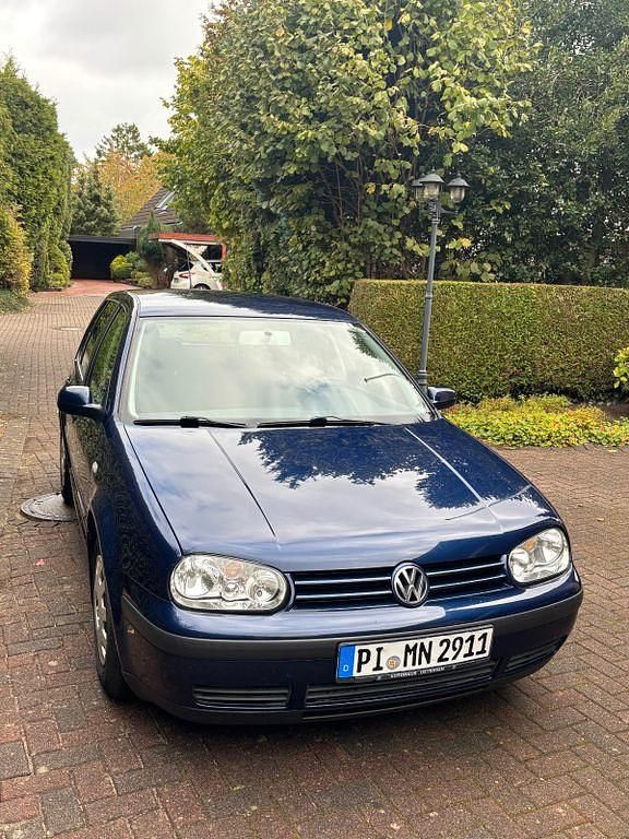 Blau Gebraucht 2001 VW Golf IV Edition Limousine | 1.950 € (Fairer Preis) - Bild 1/4