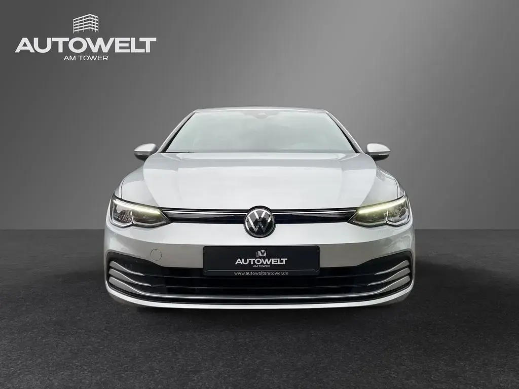 Gebraucht VW Golf VIII Life 150 PS (110 kW) 2020 Silber Limousine
