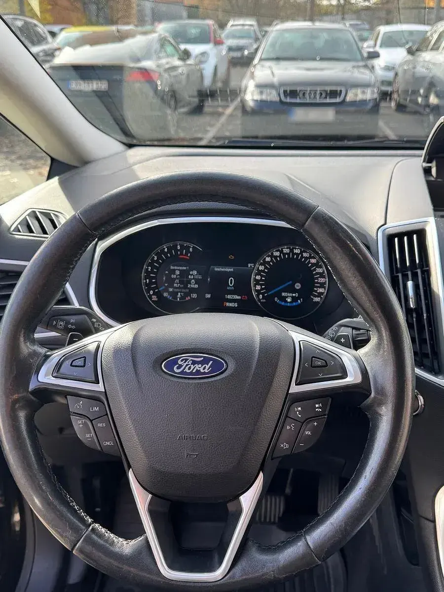 Gebraucht Ford S-MAX Titanium 189 PS (139 kW) 2017 Schwarz Van / Kleinbus