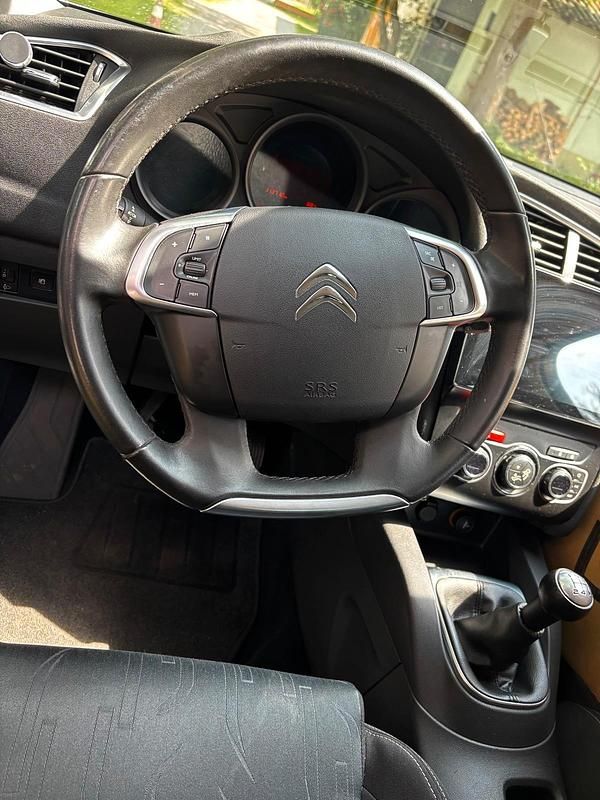 Gebraucht Citroën C4 120 PS (88 kW) 2011 Grün Limousine