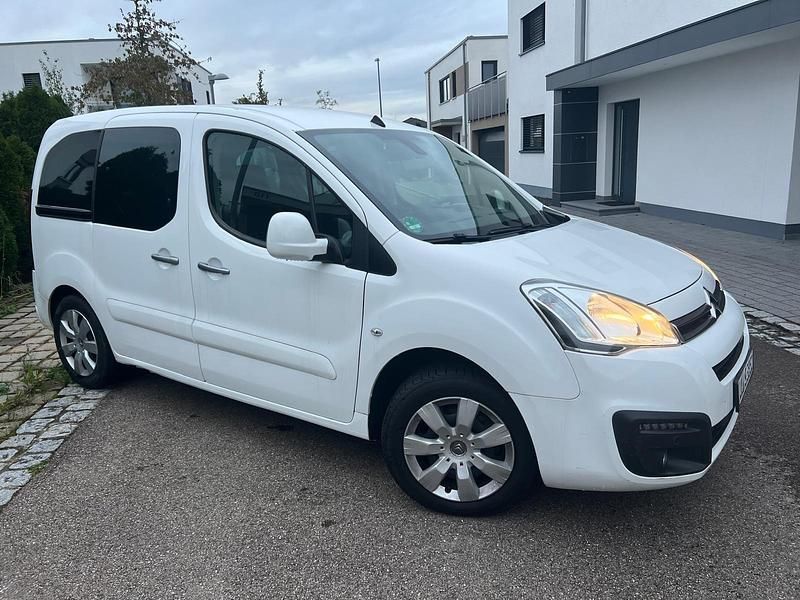 Weiß Gebraucht 2015 Citroën Berlingo SELECTION Van / Kleinbus | 6.500 € (Superpreis) - Bild 1/4