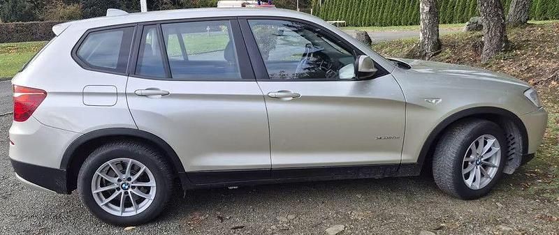 Silber Gebraucht 2011 BMW X3 Sport Line SUV | 8.500 € (Superpreis) - Bild 1/4