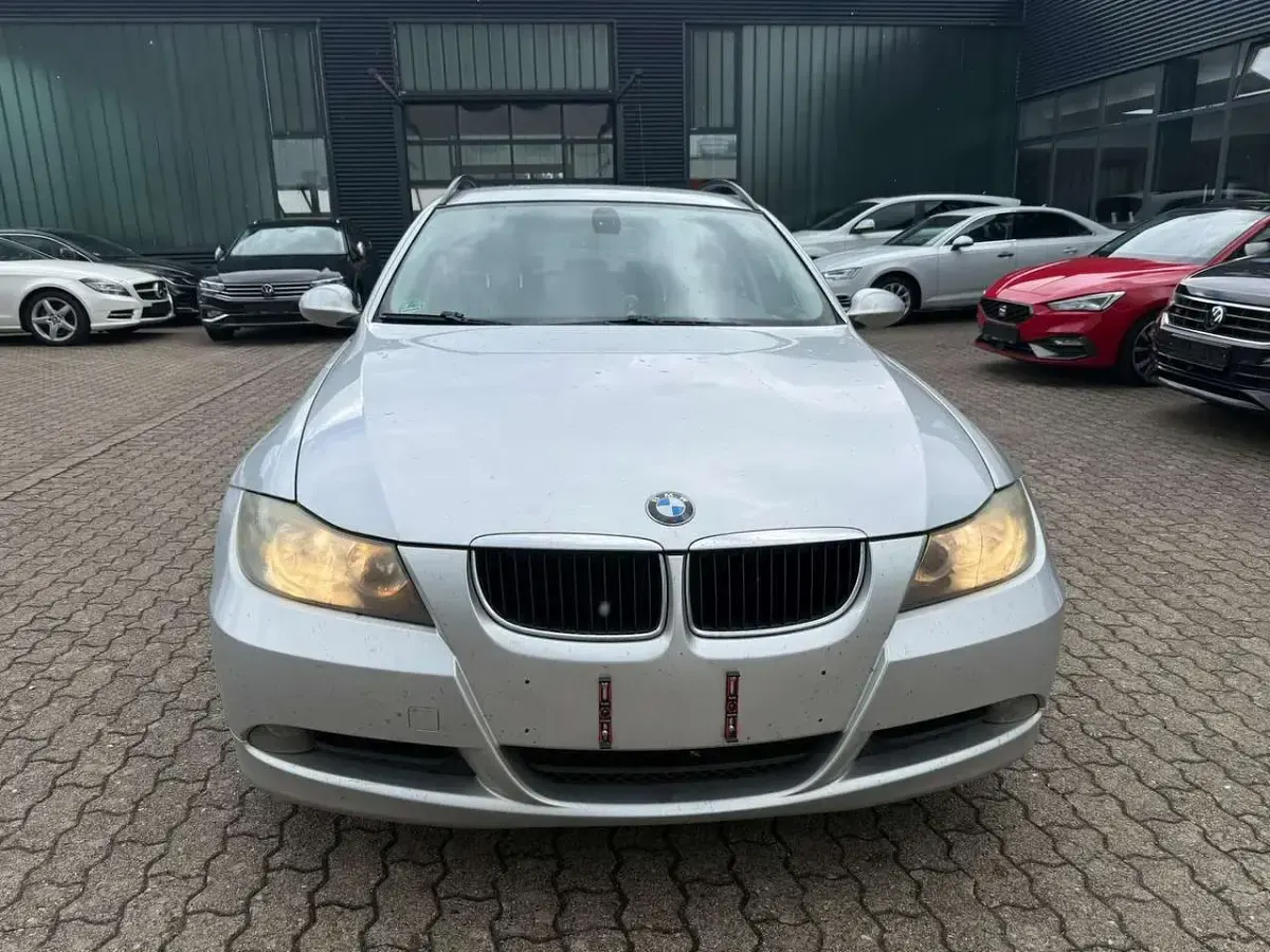 Gebraucht BMW 320 143 PS (105 kW) 2007 Silber Kombi