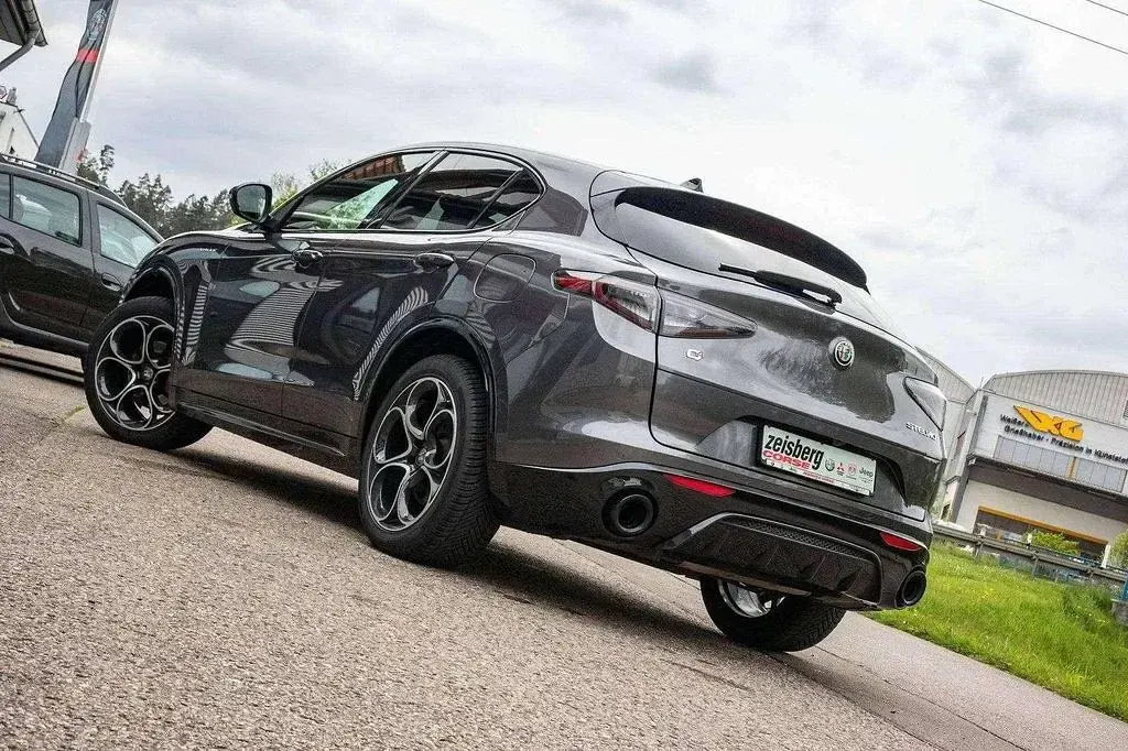 Gebraucht Alfa Romeo Stelvio Veloce 209 PS (153 kW) 2024 Grau SUV
