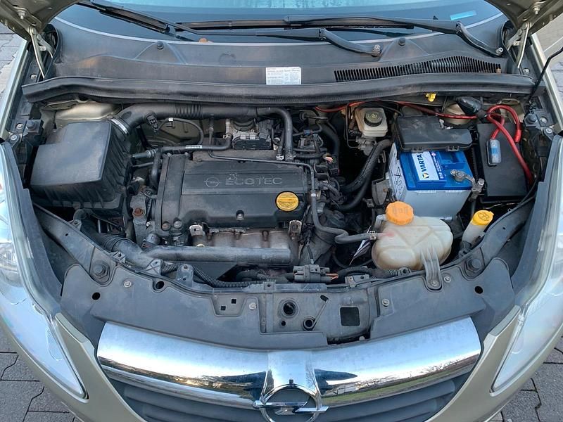Gebraucht Opel Corsa 80 PS (58 kW) 2006 Gold Kleinwagen