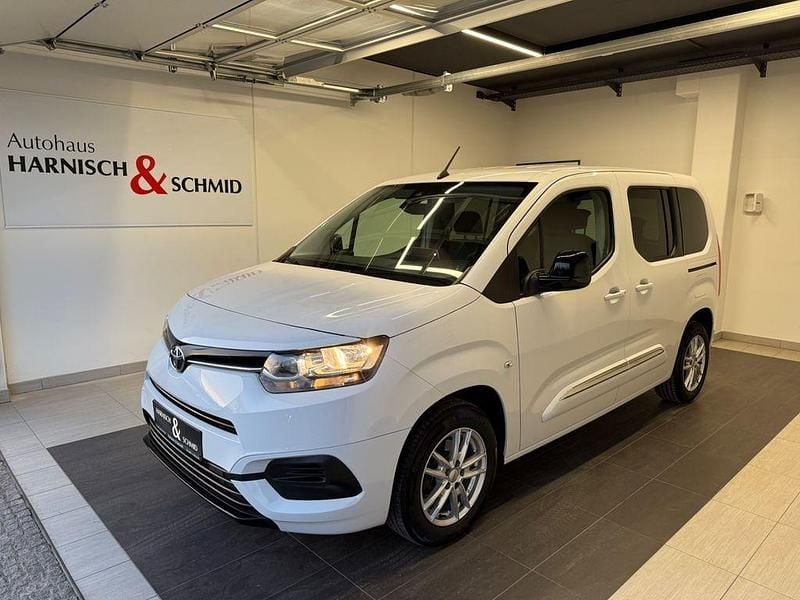 Weiß Gebraucht 2023 Toyota Proace Verso City Kombi | 19.970 € (Superpreis) - Bild 1/4