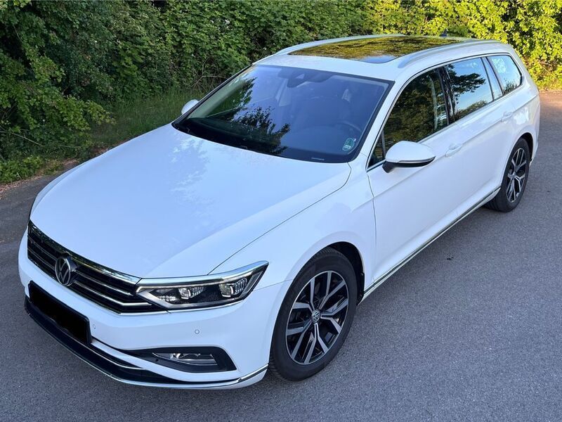 Weiß Gebraucht 2021 VW Passat Elegance Kombi | 22.000 € (Fairer Preis) - Bild 1/4