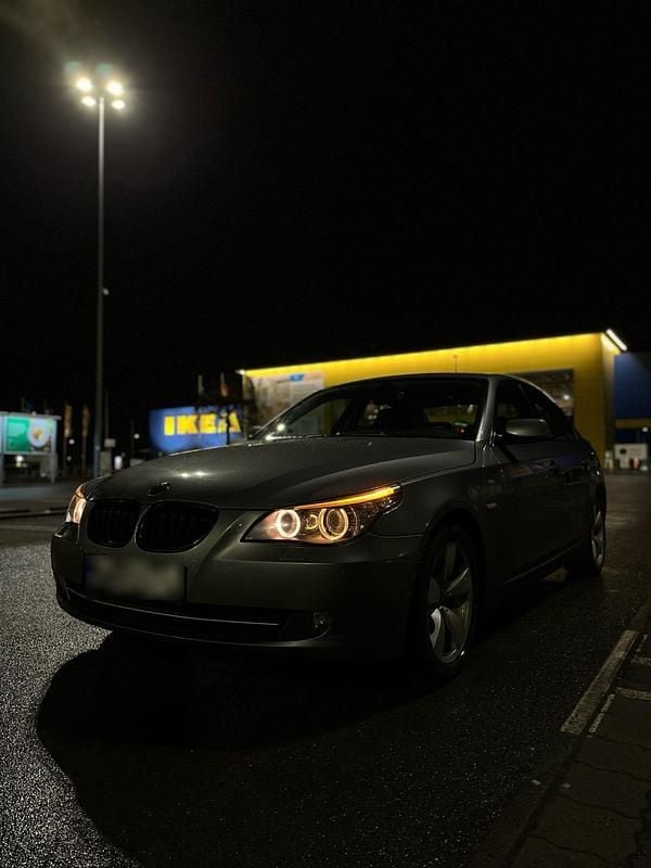 Gebraucht BMW 523 190 PS (139 kW) 2007 Grau Limousine