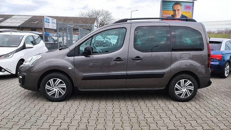 Gebraucht Citroën Berlingo XTR 120 PS (88 kW) 2016 Braun Van / Kleinbus