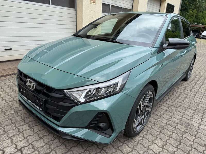 Mangrove green Neu 2025 Hyundai i20 Kleinwagen | 18.500 € (Fairer Preis) - Bild 1/4