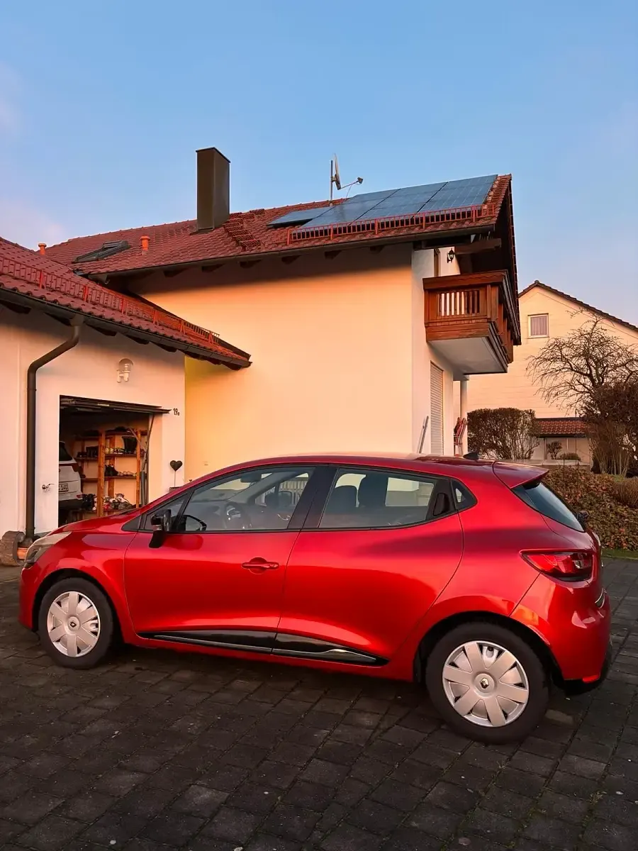 Gebraucht Renault Clio IV 90 PS (66 kW) 2013 Rot Limousine